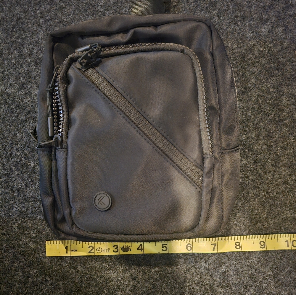 Kyodan Crossbody Bag with Water Bottle Holder - Picture 9 of 9